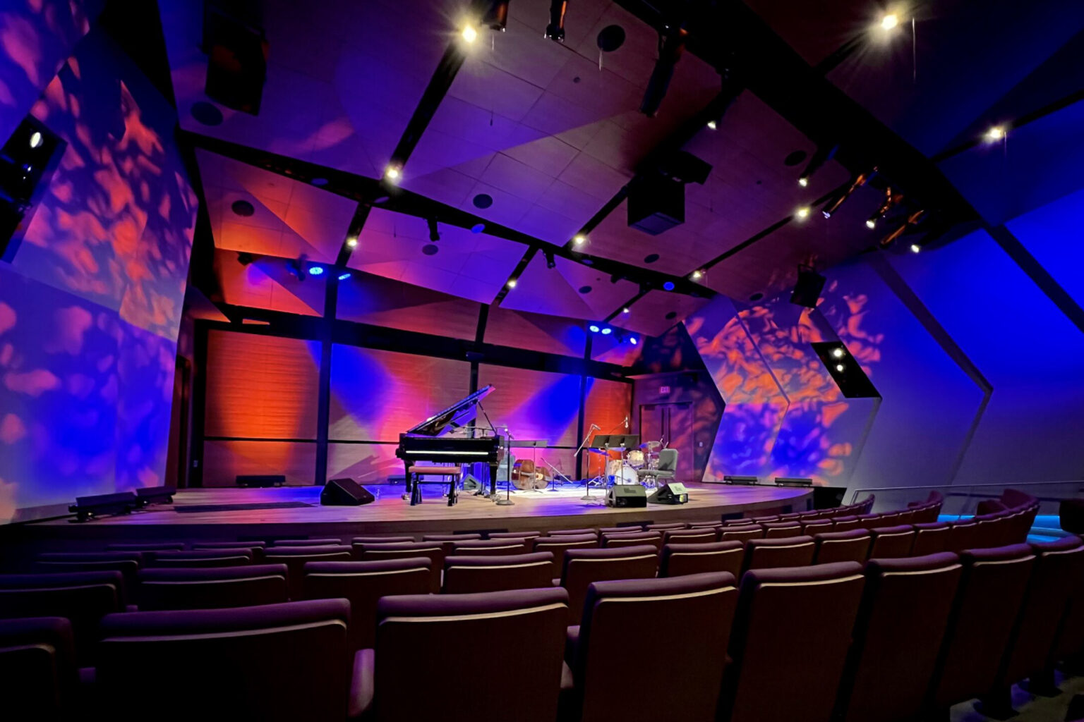 Ravenscroft-Hall_2E1ADA16-01B6-4C43-BBC01ABF9581C98F_5d5b50e2-8dbb-4d5b-affd036d195440a0-scaled